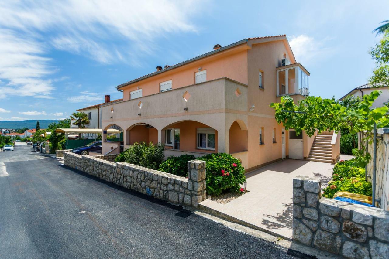 Holiday House Snjezana Кърк Екстериор снимка