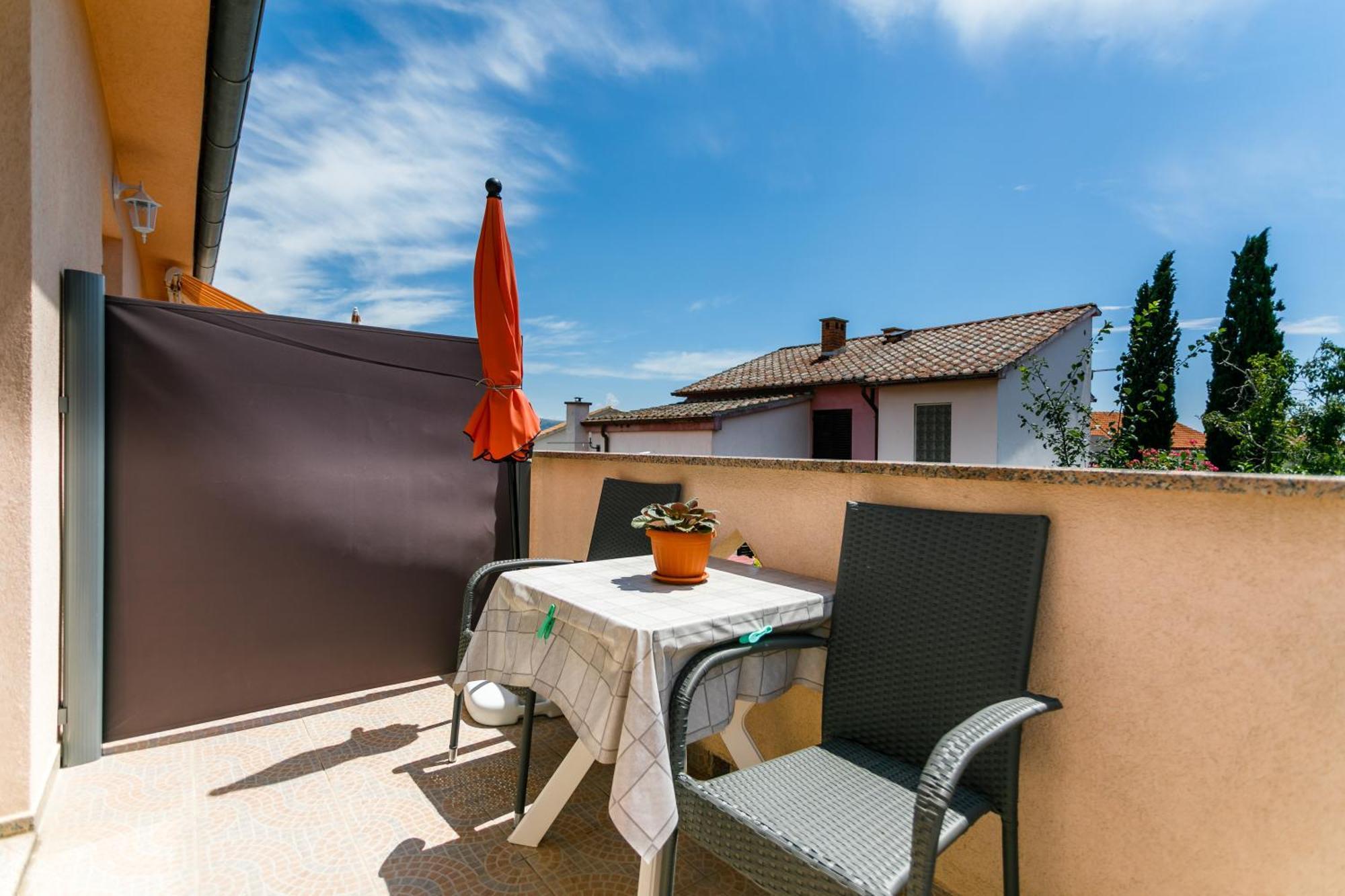 Holiday House Snjezana Кърк Екстериор снимка